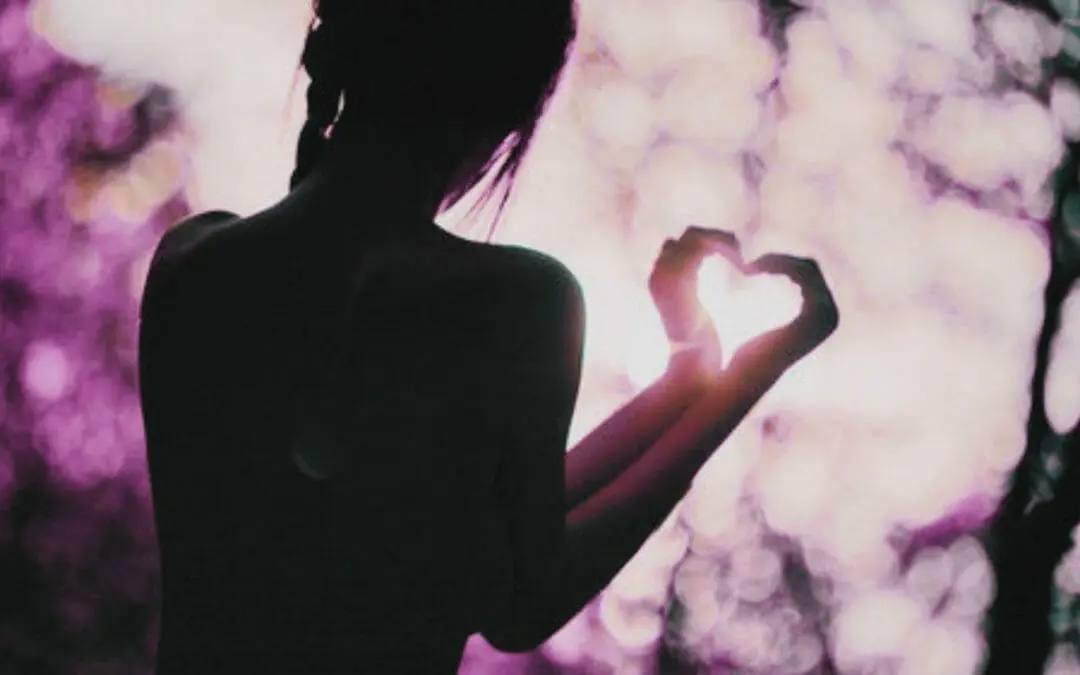 Descubre como el amor te conecta con el universo